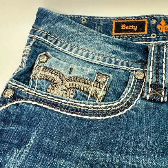 Rock Revival Women's Size 34x24 Embellished “Betty” Easy Crop Jeans - Picture 6 of 15